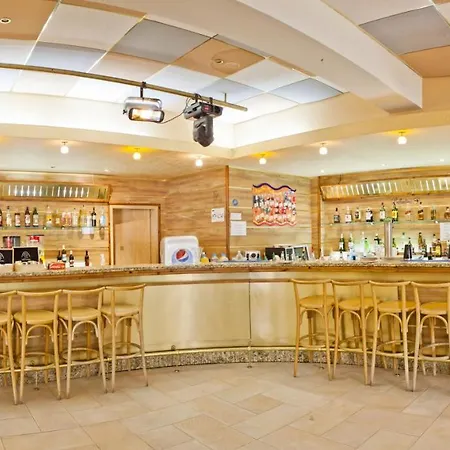 Хотел сенди бийч 4*