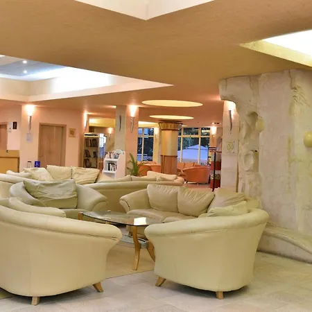 Sandy Hotel 4*