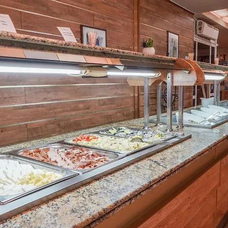 сенди бийч Хотел 4*