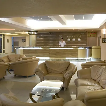 Sandy Hotell 4*